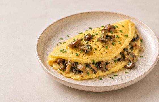 Omlet z twardzioszkami przydrożnymi – francuskie omelette aux mousserons z polskiej łąki